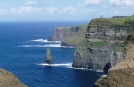 Radfahren und Wandern bei den Cliffs of Moher in Irland