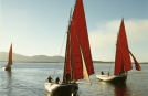 Galway Hooker Boote Richtung Aran-Inseln